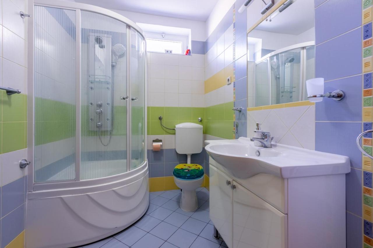 Apartments Kira Crikvenica Ngoại thất bức ảnh